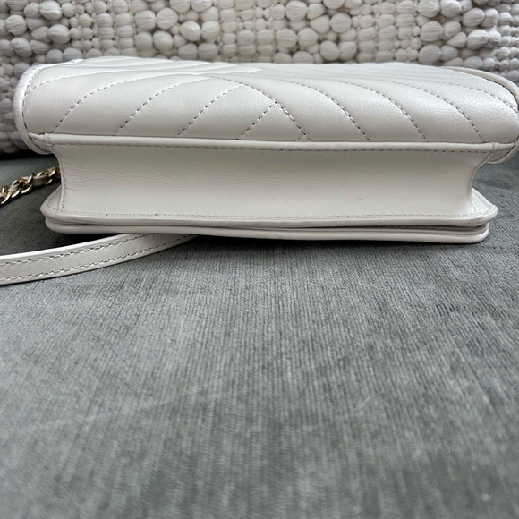 Tory Burch Fleming Convertible Soft Leather Crossbody Bag - Picture 3 of 9